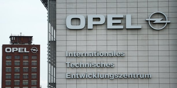 Berlin confirme une enquete sur les emissions d'opel[reuters.com]
