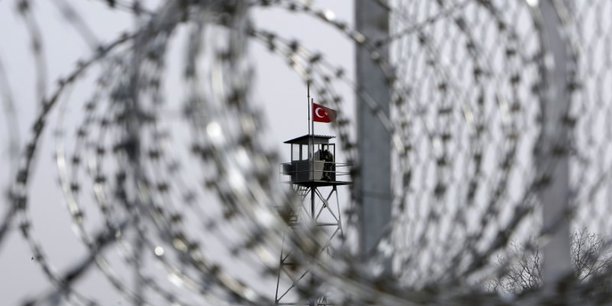 Deux militaires grecs restent detenus en turquie[reuters.com]