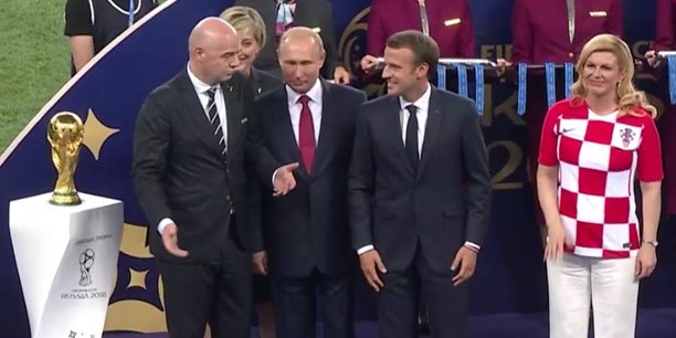 Emmanuel Macron lors de la fianle de la Coupe de monde de football à Moscou.