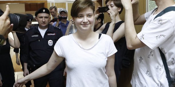 Russie: sanctions contre les agents presents lors de l'intrusion des pussy riot[reuters.com]