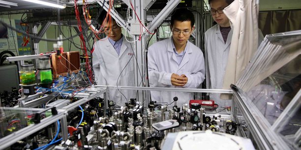 La Chine a annoncé le 3 mai 2017 que des chercheurs de Shanghai avaient mis au point le premier ordinateur quantique dépassant un ordinateur classique.