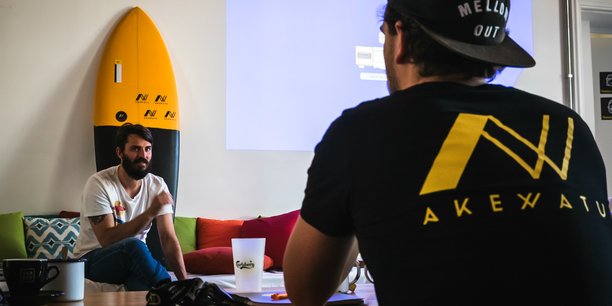 Julien Martel (à gauche) est l'un des trois fondateurs d'Akewatu dont le lancement commercial est intervenu au printemps 2017.