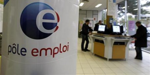 Après deux trimestres de baisse, le nombre de chômeurs a légèrement augmenté au deuxième trimestre (+ 6.700, + 0,2%), pour s'établir à 3,70 millions de personnes en France entière.