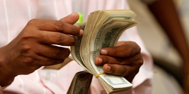 En Mauritanie, les personnes physiques ou morales qui effectueront des services de transferts de fonds ou de valeurs sans autorisation seront passibles de sanctions prévues par la réglementation en vigueur dans le pays.