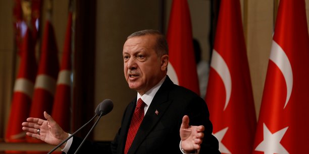 Erdogan appelle les turcs a acheter de la livre[reuters.com]