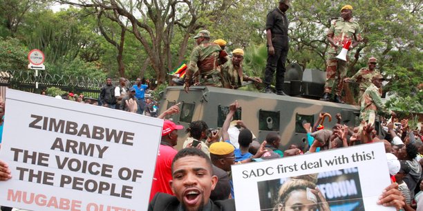 Pour les Etats-Unis, l'armée zimbabwéenne devra rester neutre et respecter «les libertés et droits fondamentaux de la population».