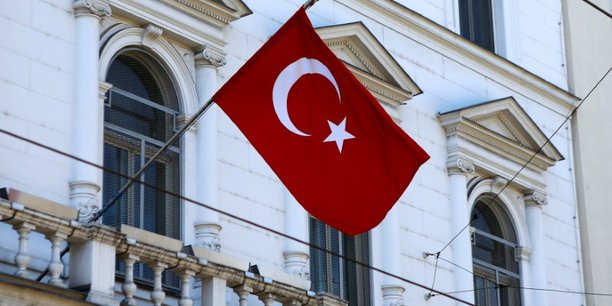 La justice turque ordonne la liberation du president d'amnesty[reuters.com]