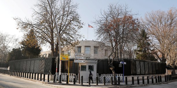 L'ambassade americaine en turquie cible d'une attaque par balles[reuters.com]