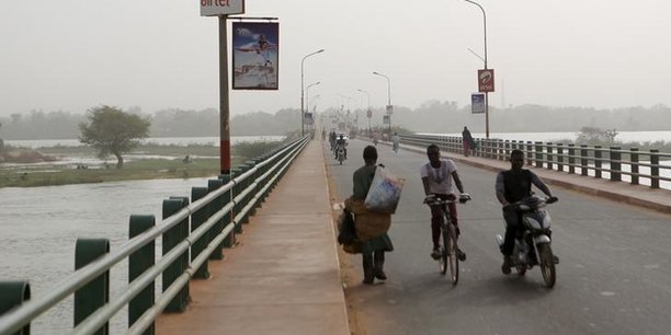 Sur le pont Kennedy à Niamey la capitale nigérienne, le 20 février 2016.