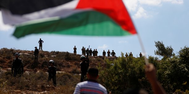 Trois palestiniens, dont un enfant, tues par l'armee israelienne a gaza[reuters.com]