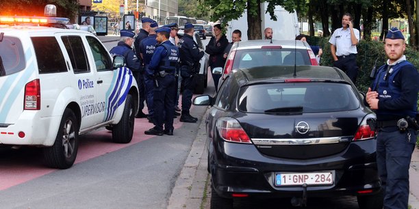 La police belge tire sur un homme qui brandissait un couteau[reuters.com]