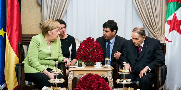 Un rendez-vous qui fera date. La chancelière allemande Angela Merkel a rencontré le président algérien Abdelaziz Bouteflika à Alger le 17 septembre 2018.