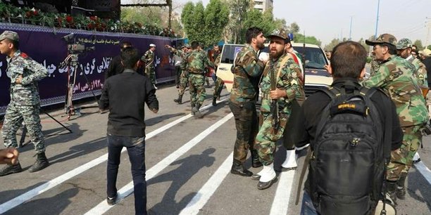 Une dizaine de morts dans une attaque contre un defile militaire en iran[reuters.com]