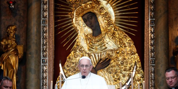 Le pape entame un voyage balte avec un message de tolerance[reuters.com]