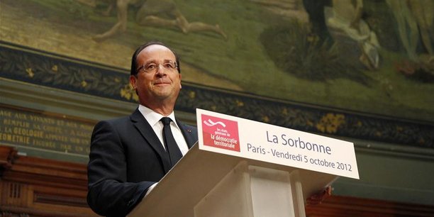 François Hollande, le 5 octobre 2012, présentant les grandes lignes de la réforme des collectivités locales, qui sera l'objet début 2013 d'une loi de décentralisation appelée à clarifier le rôle de chacun au sein du mille-feuille territorial français.