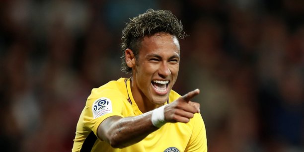 Neymar, la star du PSG, lors d'un récent match de Ligue 1. Avec sa nouvelle offre de foot, SFR compte doper son nombre d'abonnés télécoms.