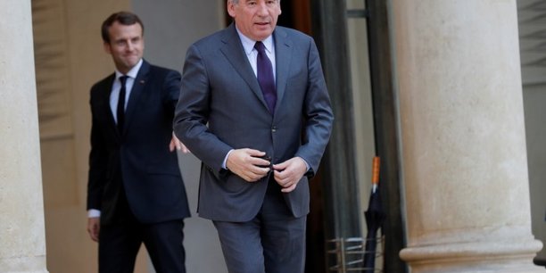 Bayrou prend la defense de macron[reuters.com]