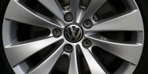 Volkswagen reorganise son reseau pour doper les ventes en ligne[reuters.com]