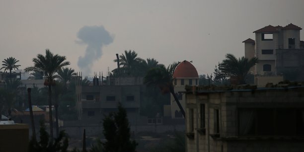 Frappes de l'aviation israelienne dans la bande de gaza[reuters.com]