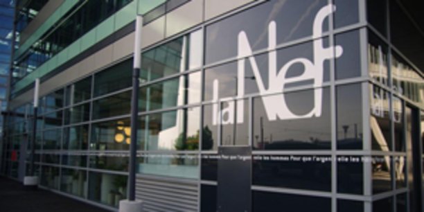 La Nef, qui fête ses 30 ans cette année, compte aujourd'hui un peu moins de 100 salariés et a affiché dernièrement 450 millions d'euros de bilan bancaire.