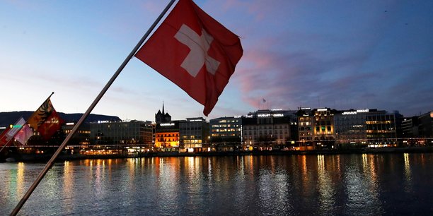 Les banques suisses courtisent a nouveau les riches americains[reuters.com]