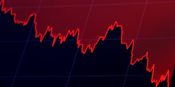 Hier, la fermeté du discours de la Fed face à l'inflation manifestée dans le compte-rendu des discussions de sa dernière réunion de politique monétaire a fait aussitôt plonger Wall Street. Ce matin, la bourrasque, après avoir déferlé sur l'Asie, touche les Bourses européennes qui dégringolent.