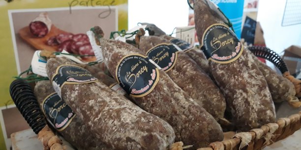 En Drôme et Ardèche, de plus en plus d'exploitations ont décidé de faire la part belle à la viande caprine.
