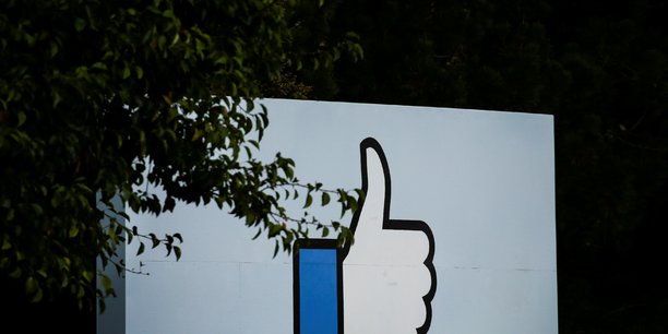 Facebook ouvre ses portes aux regulateurs francais[reuters.com]