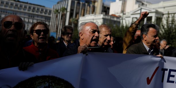 Greve en grece pour une revalorisation des salaires[reuters.com]