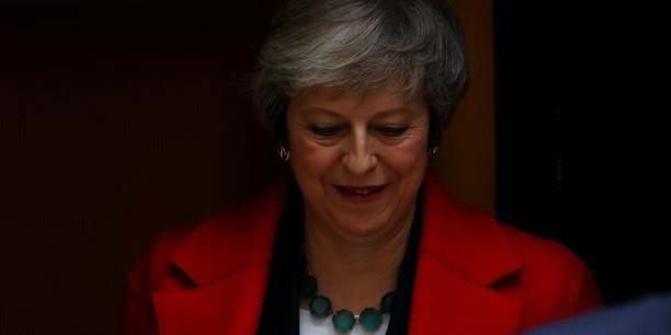Demissions en serie a londres, may defend l'accord sur le brexit au parlement[reuters.com]