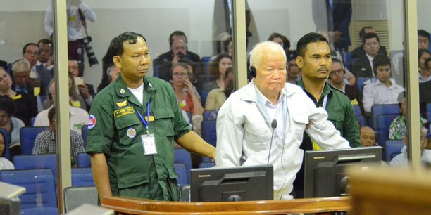 Cambodge: l'ancien president khmer rouge juge coupable de genocide[reuters.com]