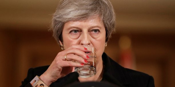 Un brexiter nomme ministre du brexit, may prend les negociations en main[reuters.com]