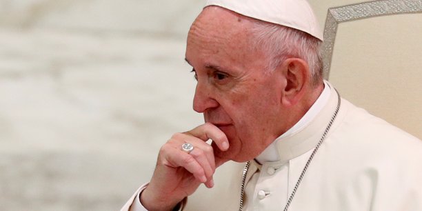 Le pape juge que les homosexuels devraient quitter le clerge[reuters.com]