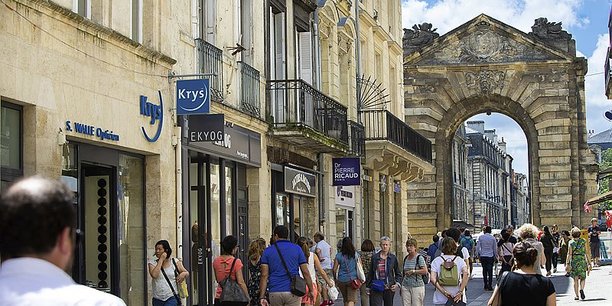 L'écart moyen des prix immobiliers est de 39 % entre le centre de Bordeaux (ici la rue Porte Dijeaux) et sa couronne.