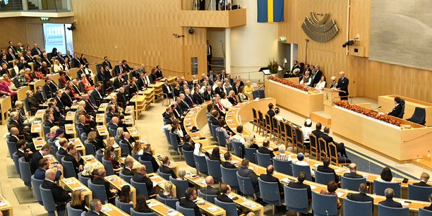 Suede: le parlement adopte un budget de l'opposition[reuters.com]