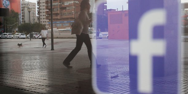Facebook: jusqu'a 6,8 millions d'utilisateurs affectes par un bug[reuters.com]