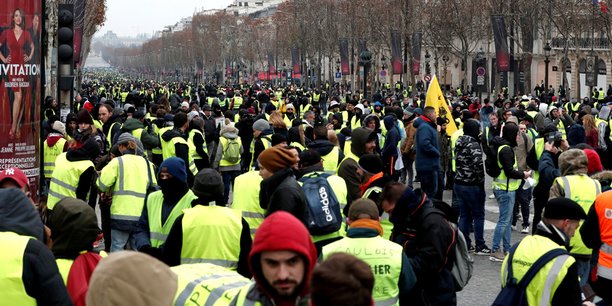 Encadrés par un dispositif sécuritaire d'ampleur, quelques milliers de manifestants ont été recensés à Paris en fin de matinée.