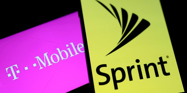 T-Mobile et Sprint, respectivement troisième et quatrième opérateurs mobiles aux États-Unis en nombre d'abonnés, ont annoncé en avril leur fusion pour environ 26 milliards de dollars.