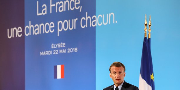 Emmanuel Macron, lors de la présentation d'un nouveau plan La France, une chance pour chacun et de l'installation du Conseil présidentiel des villes, le 22 mai 2018. Entre 2000 et 2015, plus de 100 milliards d'euros d'argent public ont été consacrés à l'ensemble des banlieues.