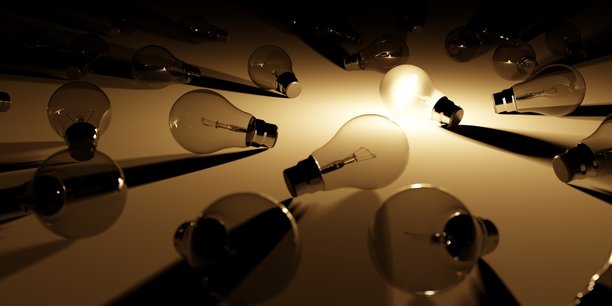 Les lampes à LED consomment moins d'électricité qu'avant et durent plus longtemps ce qui compense leur prix d'achat. Mais l'Ademe met en garde contre les LED purement décoratives.