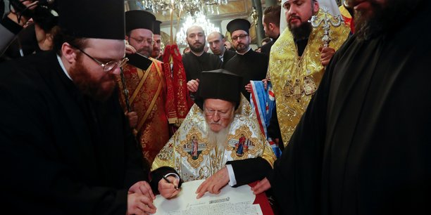 Le schisme de l'eglise orthodoxe ukrainienne enterine[reuters.com]