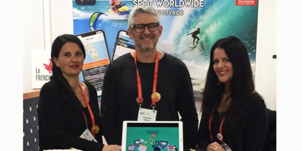 Philippe Sirech, champion du monde de wakeboard et éditeur d’un magazine spécialisé, et Sophie  Combettes-Sirech, cofondateurs de Spotyride à Montpellier, aux côté de Vicki, commerciale aux Etats-Unis, sur le CES 2019 de Las Vegas.