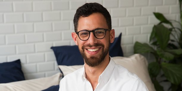 Julien Blanc, fondateur de Greige, un site d'e-commerce de linge de maison.