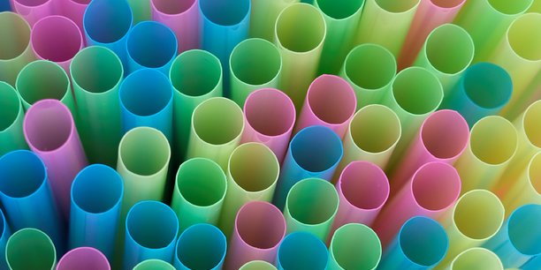 Nestle va supprimer les pailles en plastique a partir de fevrier[reuters.com]