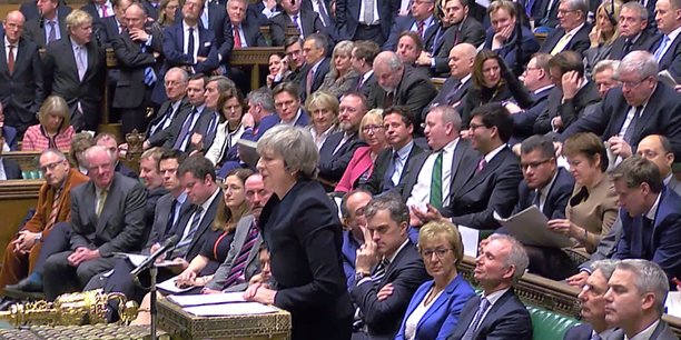 Le parlement britannique rejette largement l'accord de brexit[reuters.com]