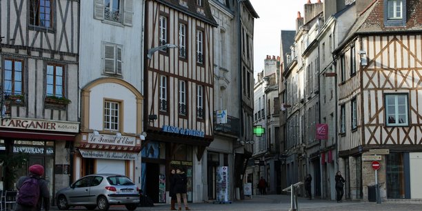 Comme Bordeaux Métropole, la communauté urbaine du Grand Poitiers se démarque par un solde naturel dynamique.