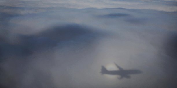 Un avion de ligne de la compagnie aeroflot detourne en siberie[reuters.com]
