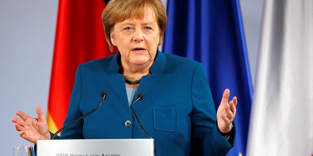 Merkel espere une evolution francaise sur les ventes d'armes[reuters.com]