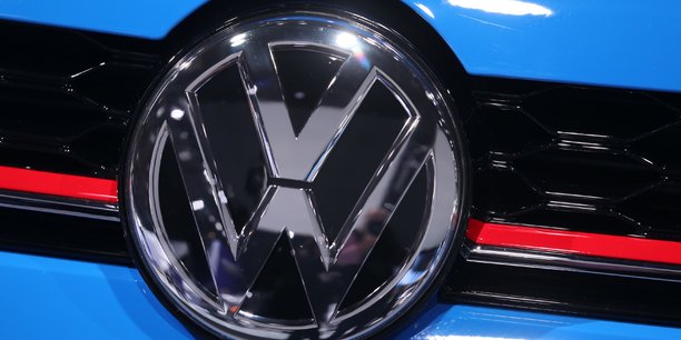 Volkswagen cree une division dediee aux batteries electriques[reuters.com]