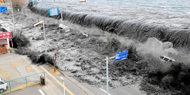 La vague du tsunami dans la ville de Miyako au Japon le 11 mars 2011. Copyright Reuters